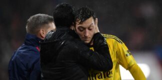 Ray Parlour defends Mesut Ozil and criticises lack of Arsenal leadership Mesut Ozil being hugged by Arteta