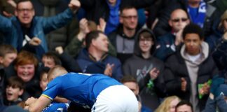 Everton gets survival boost after winning against Manchester United