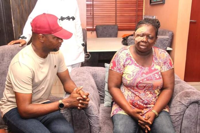 Jandor Visits Woman Attacked During Election In Lagos, Says Nigerians Can Defend Their Votes Jandor Visits Woman Attacked During Election In Lagos, Says Nigerians Can Defend Their Votes