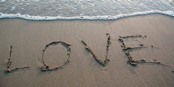 Love in Times of Cashlessness LOVE