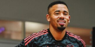 Arsenal fans anticipate the return of Jesus