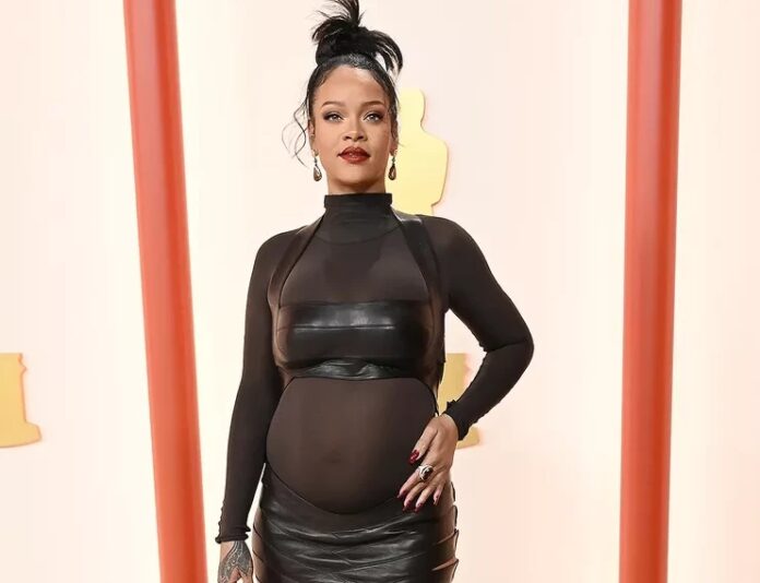 Rihanna joins Davido’s ‘Unavailable’ challenge (VIDEO) Rihanna joins Davido’s ‘Unavailable’ challenge (VIDEO)