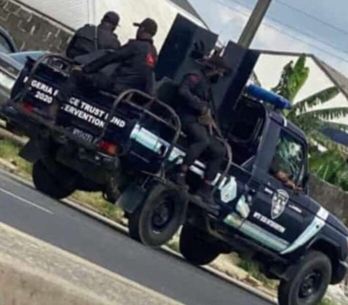 Anambra Police rescue stolen child, arrest suspects in child trafficking Anambra Police rescue stolen child, arrest suspects in child trafficking