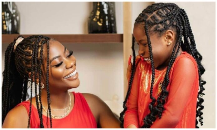 Sophia Momodu, Davido’s baby mama fumes, threatens to change child’s surname in near future Sophia Momodu, Davido’s baby mama fumes, threatens to change child’s surname in near future