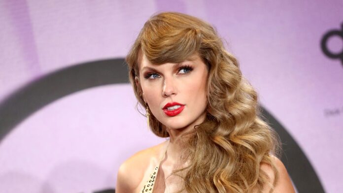 Taylor Swift expresses support for LGBTQ community