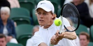 Jannik Sinner qualifies for first Wimbledon semi-finals after Safiullin victory