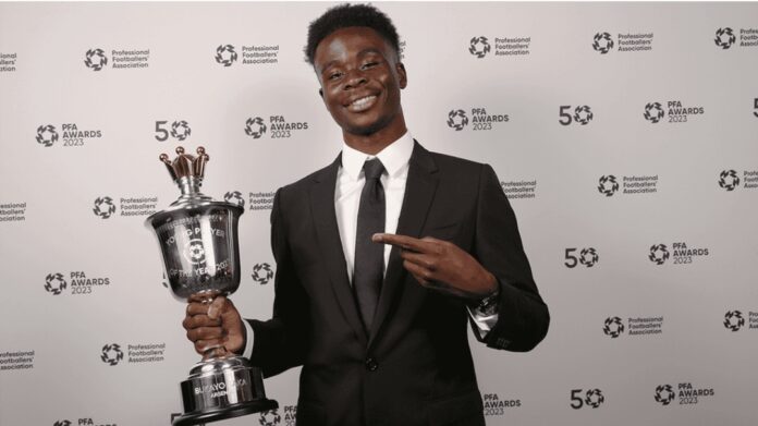 Bukayo Saka wins PFA Premier League young player of the year for 2022/23