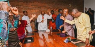 Akeredolu resumes official duties following medical leave Akeredolu with state assembly members