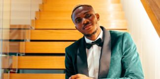 Victor Osimhen can’t get over his CAF award, revels in new photo