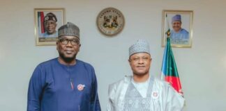 Gov AbdulRazaq visits Kaduna, donates N200m to victims of accidental bombing