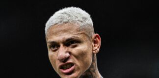 Richarlison bags double for Tottenham as they defeat Newcastle 4-1; Man City return to winning ways as Chelsea suffer another defeat against Everton Richarlison