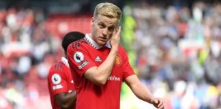 Eintracht Frankfurt sign Donny van de Beek on loan from Manchester United