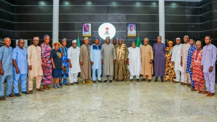 Kwara Govt to distribute grains, release more buses