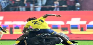 Bright Osayi-Samuel attacked by pitch invader in Turkey
