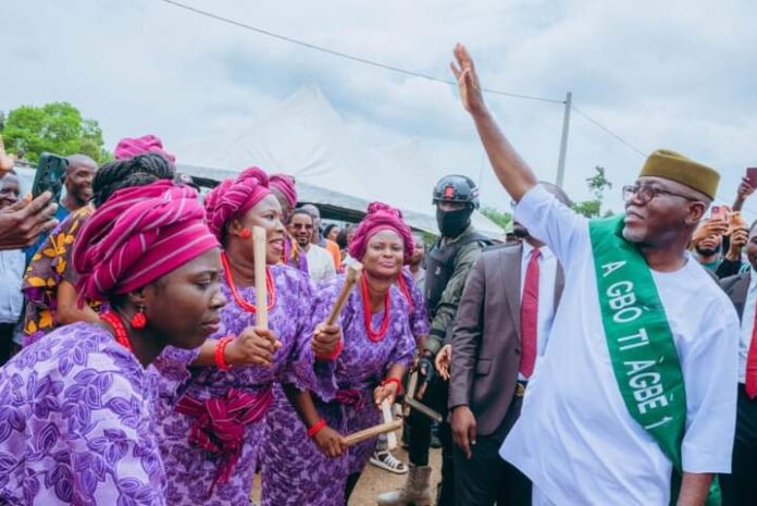 Gov Aiyedatiwa distributes 1200 tonnes of palliative grains to livestock farmers Gov Aiyedatiwa distributes 1200 tonnes of palliative grains to livestock farmers