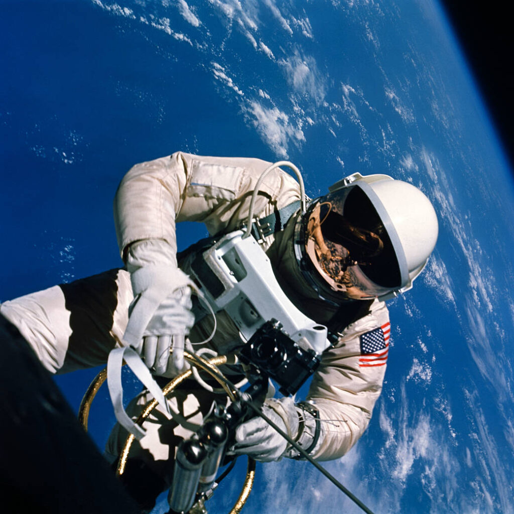 EDWARD WHITE IN SPACE.
PHOTO CREDIT:- NASA