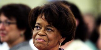 Michelle Obama’s mother, Marian Robinson dies at 86