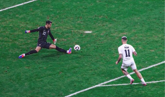 Diogo Costa save Portugal