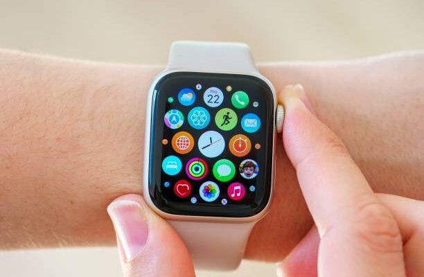 How to power down an Apple Watch