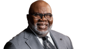 Renowned preacher, Bishop T.D. Jakes suffers health scare during sermon Bishop T.D. Jakes