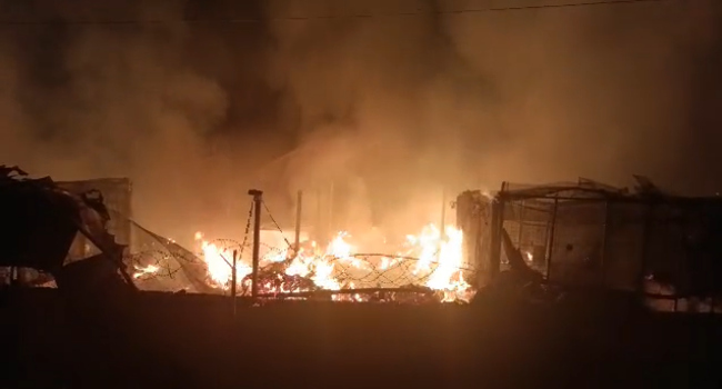 Fire-razes-Abuja-Estate-market