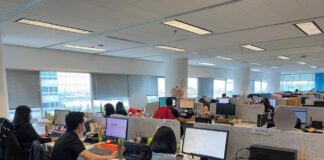 9-5ers, here are 5 simple ways to keep constant communication with your partner 9-5ers