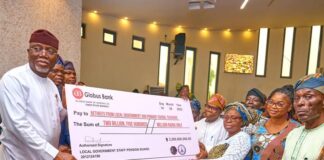 Aiyedatiwa disburses N2.5bn gratuity to retired LG workers Governor Lucky Aiyedatiwa presenting the cheque (PHOTO CREDIT: Facebook)