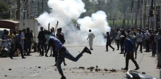 Police disperse protesters with teargas in Abuja, Port Harcourt Police disperse protesters with teargas