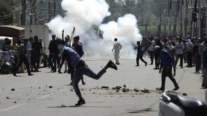 Police disperse protesters with teargas in Abuja, Port Harcourt