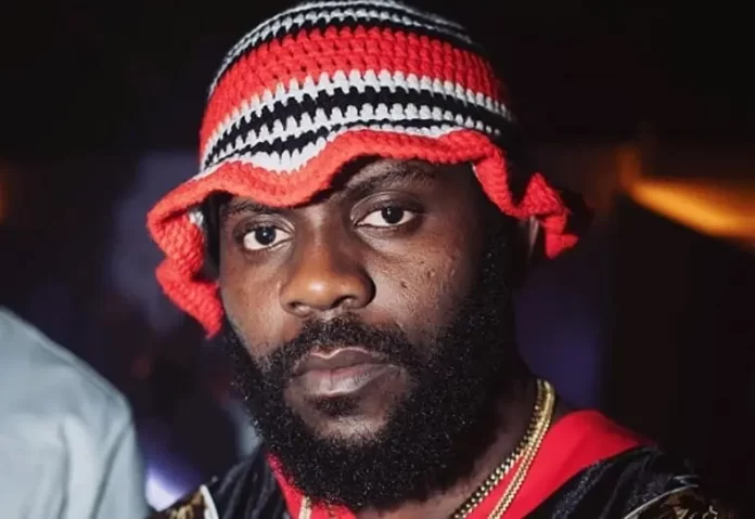 Nigerian-Rapper-Odumodublvck-Criticised-For-Kicking-Fans-Phone Nigerian rapper Odumodublvck