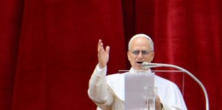 Pope Leo XIV urges world leaders to end war Pope Leo XIV delivers his first public speech after his election.