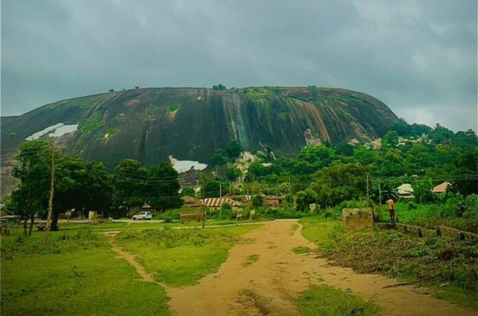 No lives lost as Iyamopo Hill collapses in Oyo No lives lost as Iyamopo Hill collapses in Oyo