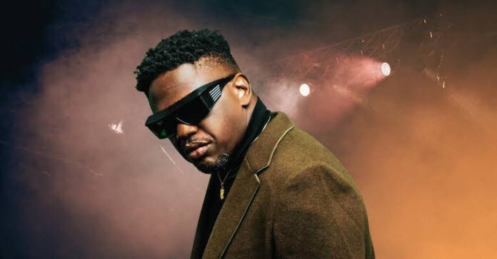 ‘Learn a skill or find a third hustle’ – Illbliss advises up-and-coming artistes on financial stability