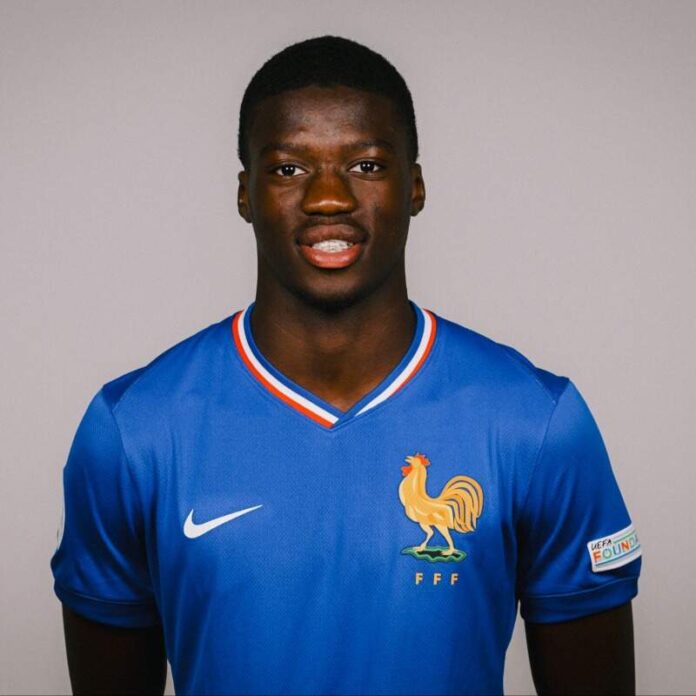 Chelsea signs French defender Mamadou Sarr on long-term deal Mamadou Sarr Photo: Chelsea