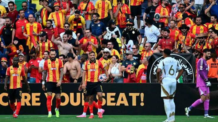 A stadium collapse in Algeria which altered MC Alger's title celebrations has claimed the lives of three persons and injured dozens.