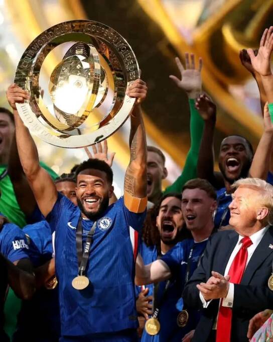Chelsea lift the FIFA's Club World Cup trophy in US