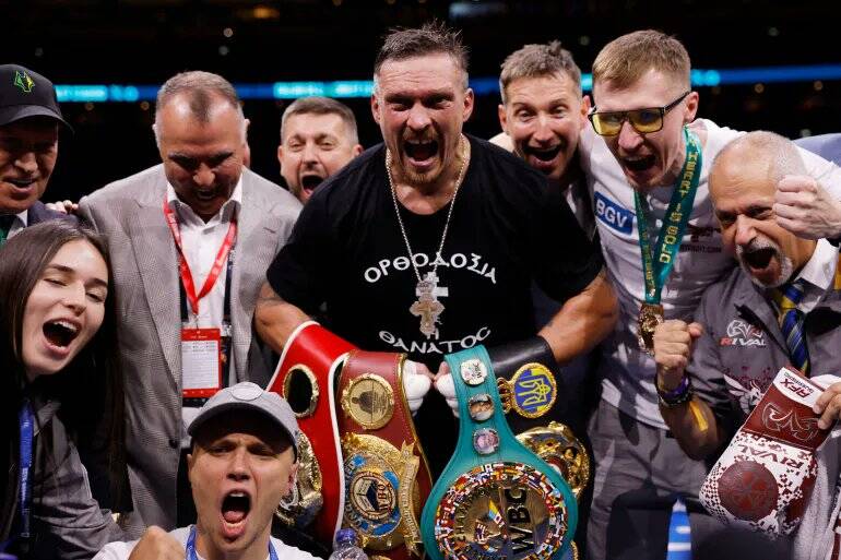 Oleksandr Usyk has defeated Daniel Dubois via a fifth round knockout to remain the undisputed heavyweight champion of the world.