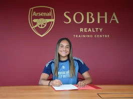 Arsenal have completed the signature of Olivia Smith from Liverpool in a record-breaking £1m deal.