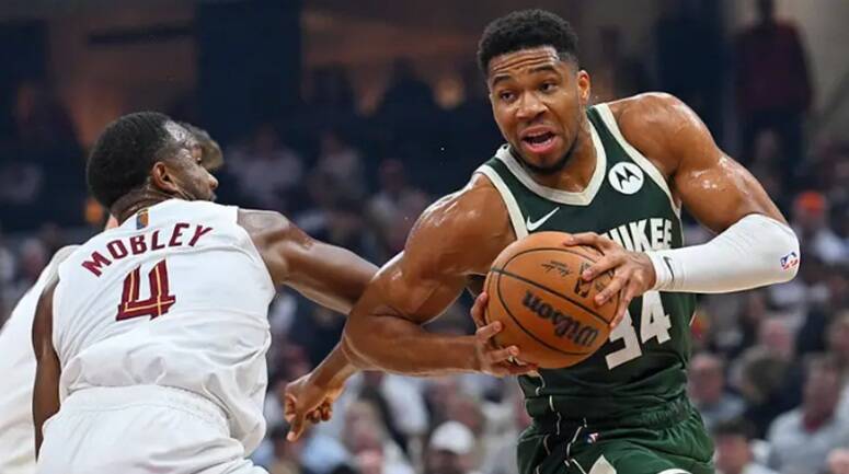 Wembanyama and Giannis Antetokounmpo explode into the new NBA season, earning Player of the Week awards with dominant scoring, rebounding and elite leadership.