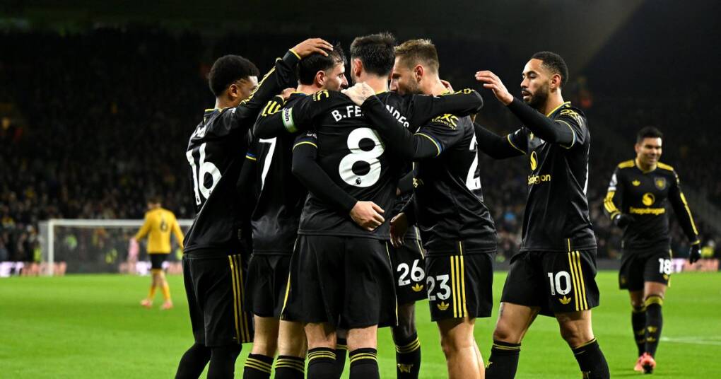 A full roundup of Premier League Matchweek 15 as Arsenal slip, City close in, Spurs rise, and Liverpool share a thriller in a dramatic weekend.