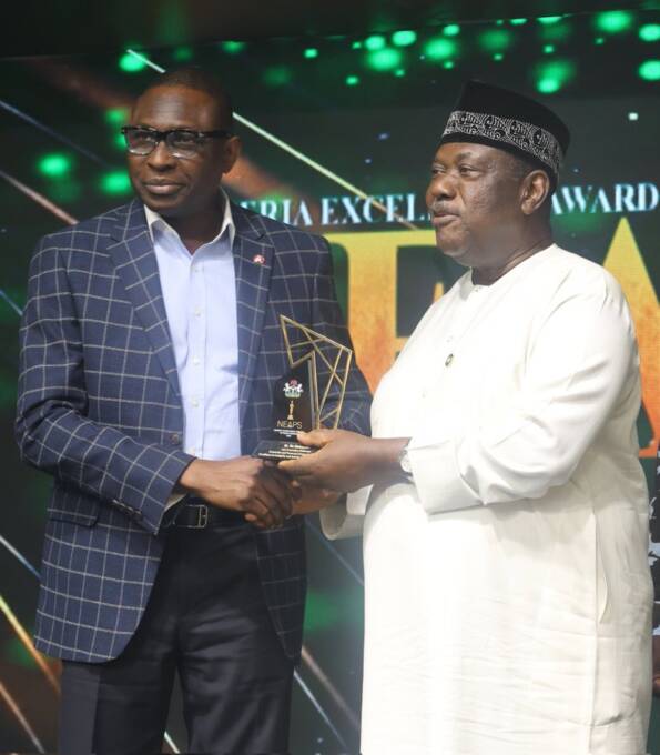 Olukoyede honoured with Nigeria Excellence Award in Public Service