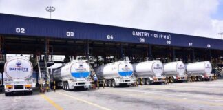 Dangote Refinery slashes petrol price by N100 to N1,075 after recent hikes