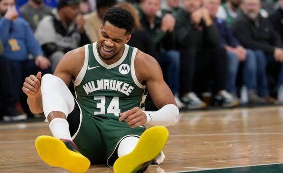 Antetokounmpo suffers leg injury, out for up to four weeks
