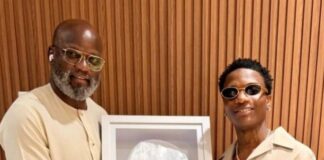 Wizkid receives honorary membership into Lagos Motor Boat Club Wizkid receives honorary membership into Lagos Motor Boat Club