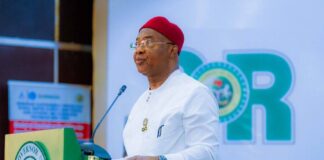 Uzodimma welcomes PDP stalwarts into APC Imo State Governor, Hope Uzodimma