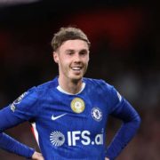 Despite his family being in Manchester, Chelsea star Cole Palmer denies rumours of him joining United.