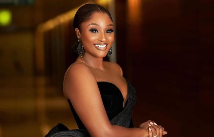 Kissing in movies isn’t a problem for my husband – Scarlet Gomez Kissing in movies isn’t a problem for my husband – Scarlet Gomez