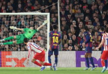Julian Alvarez opens scoring as Atlético Madrid beat Barcelona.
