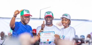 APM Primary: Bimbo Adekanmbi emerges Oyo governorship candidate as Makinde addresses security crisis Bimbo Adekanmbi, Seyi Makinde and one other