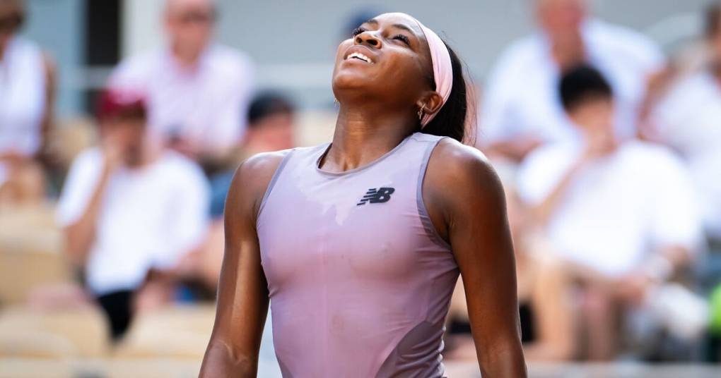 6951004 Coco Gauff exits French Open after shock loss to Anastasia Potapova